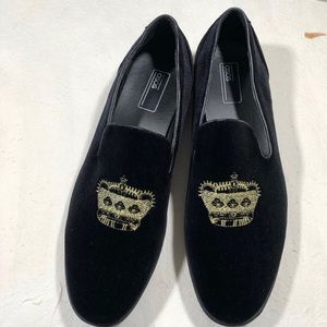 Embroidered Silk velvet Crowned Loafers